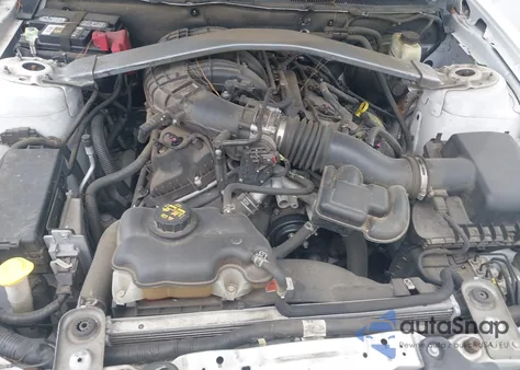 2014 Ford Mustang V6 Premium из США, поврежденный, VIN 1ZVBP8EM9E5243618